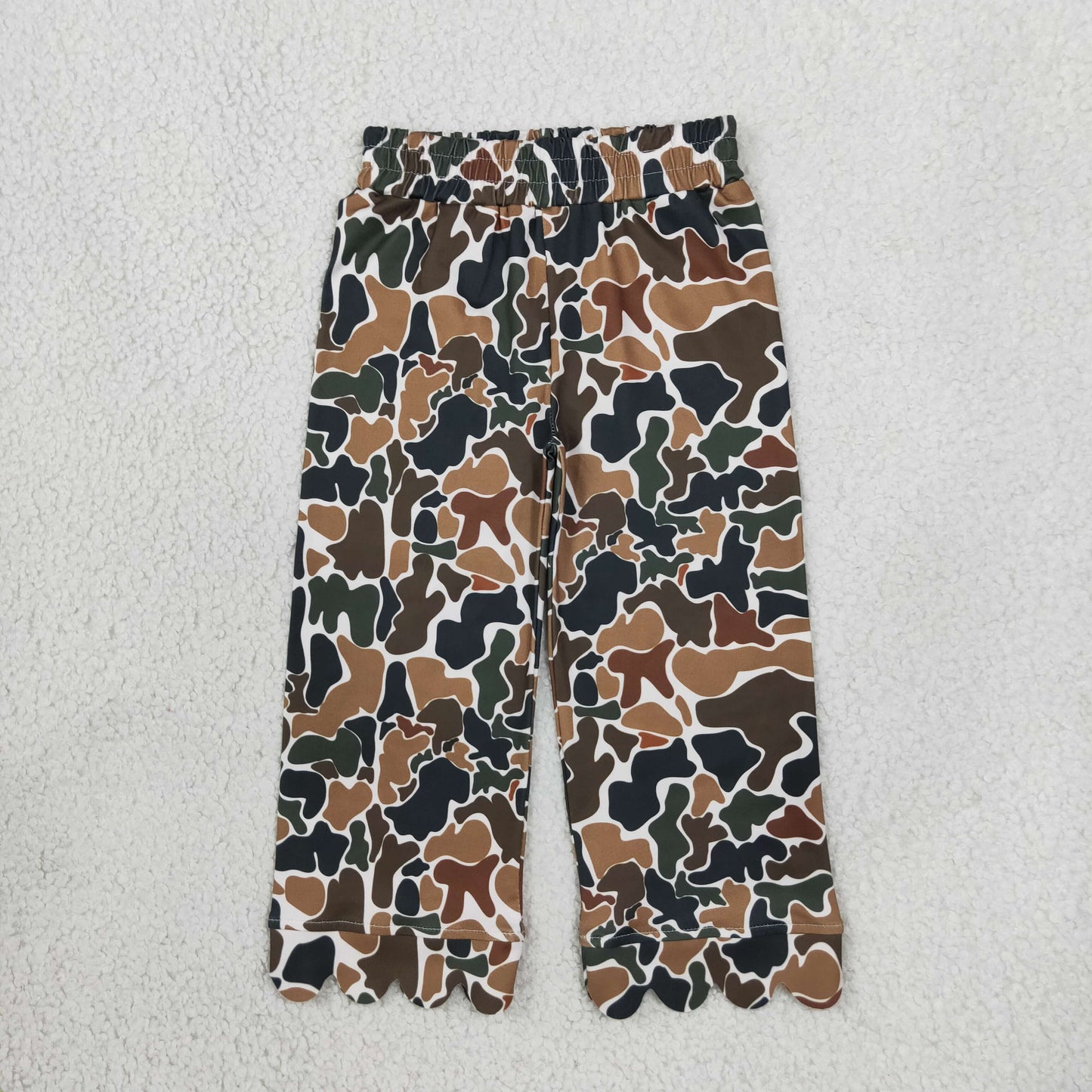 P1145 Hunting Camo Scallop Edge Girls Pants