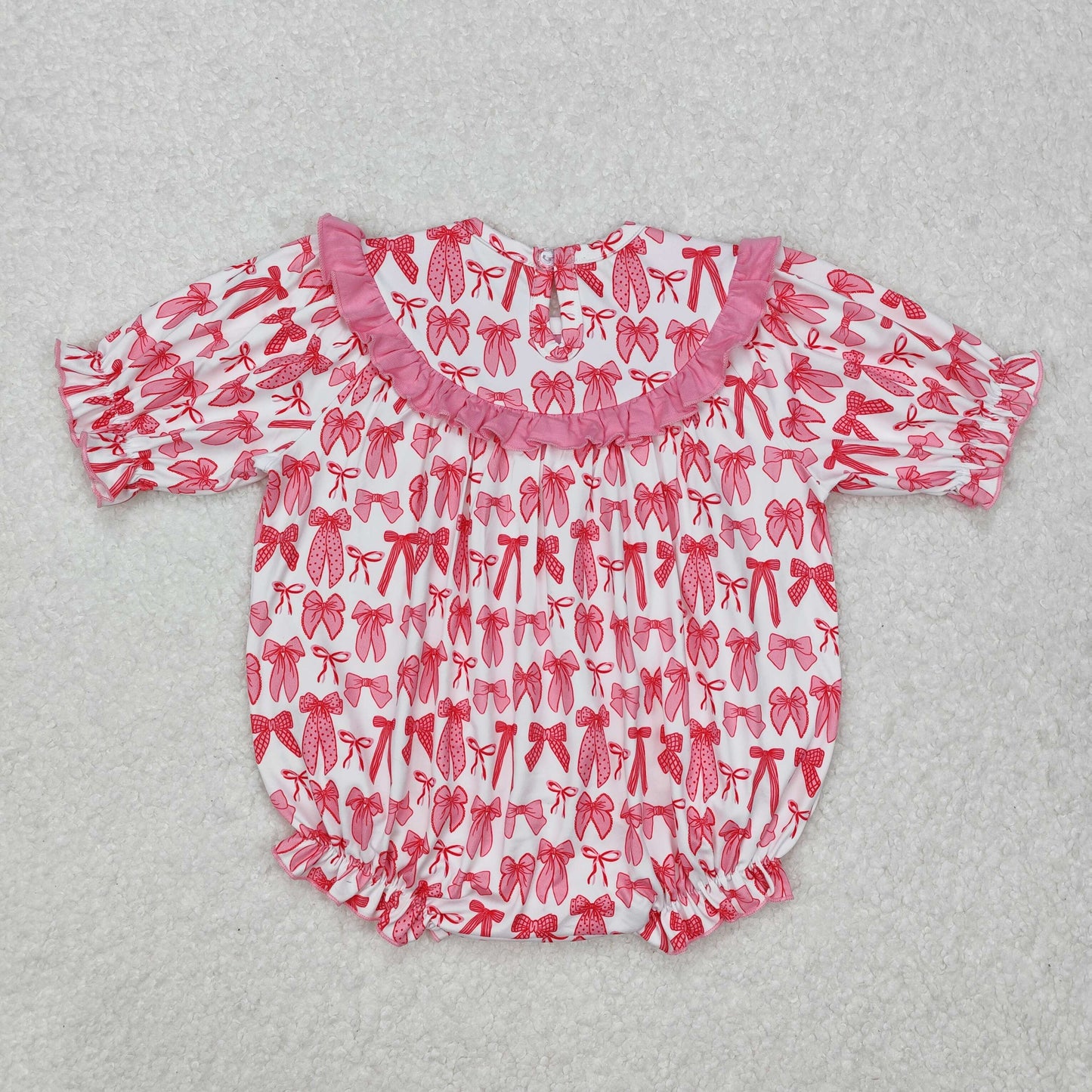 pink bow mama's bestie Print Baby Romper