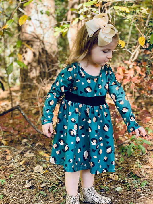 Cartoon boutique girl big skirt