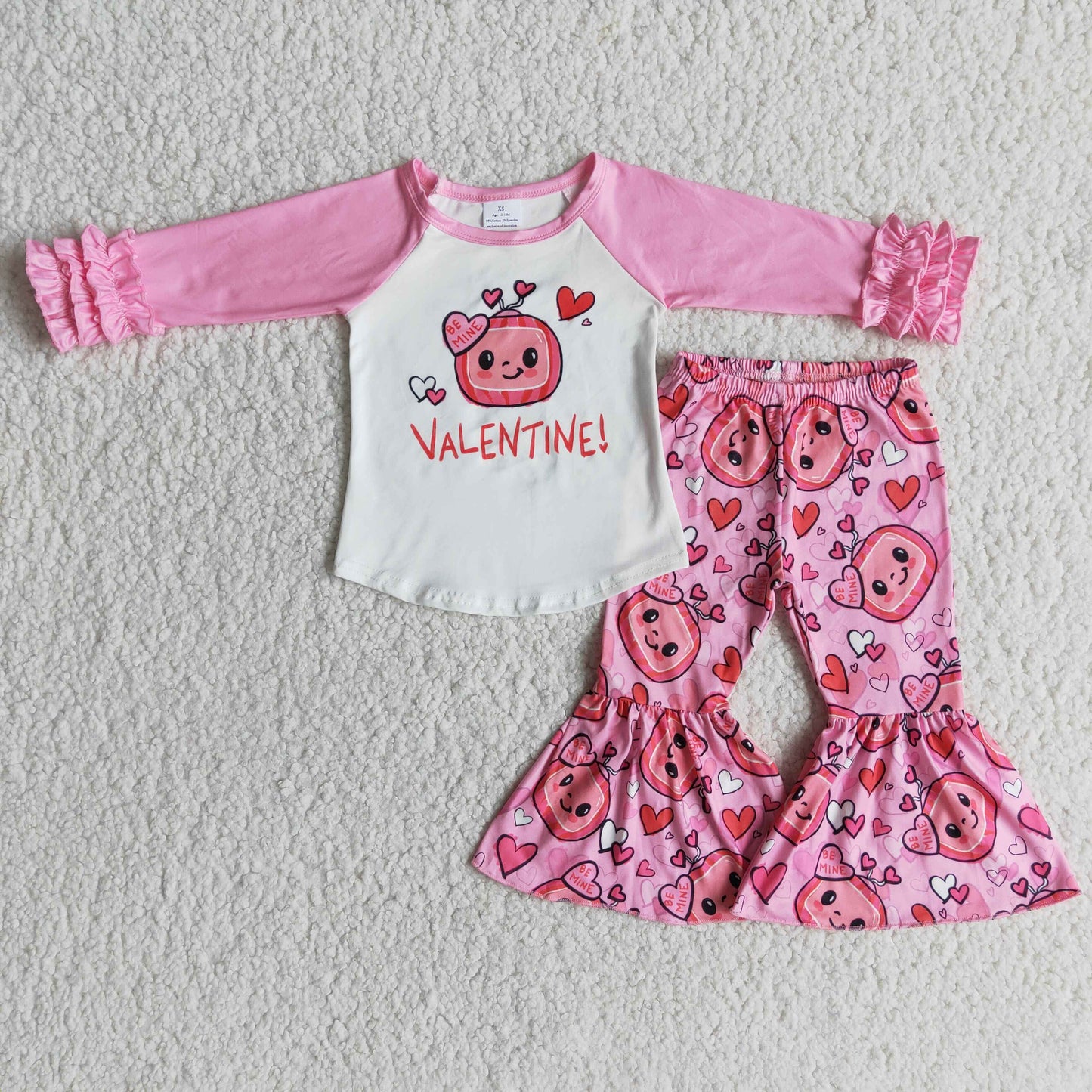 Valentine's Day love girl outfits