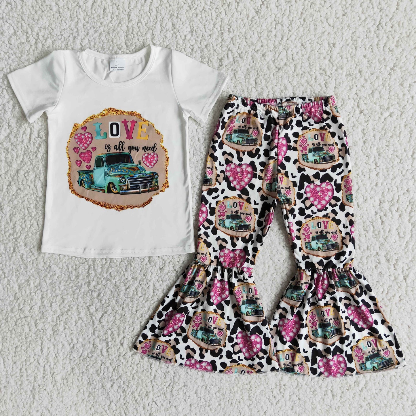 Valentine's Day love car girl outfits
