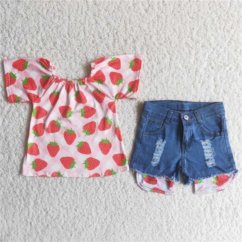 Strawberry jeans Short Outfits