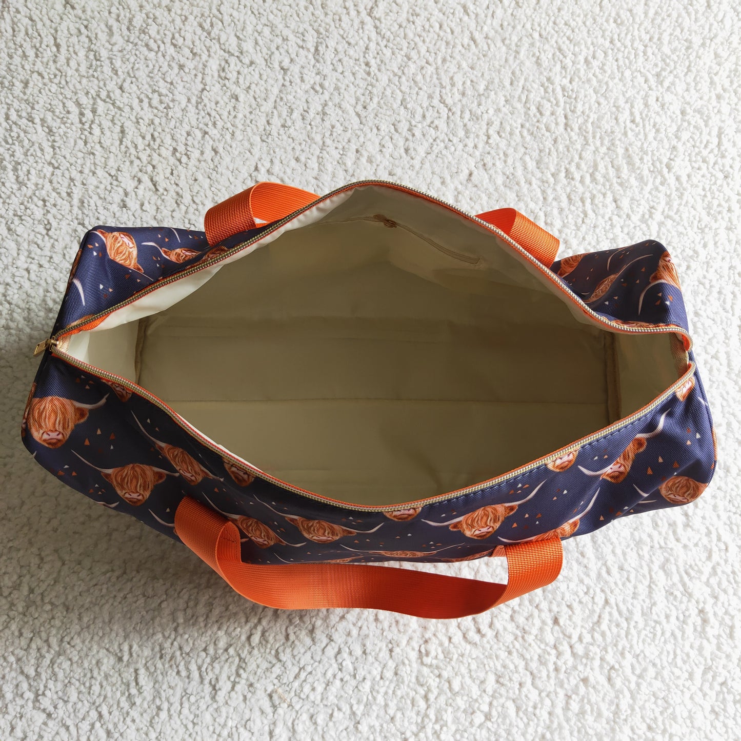 HIGHLAND COW FLOWER DUFFLE BACK