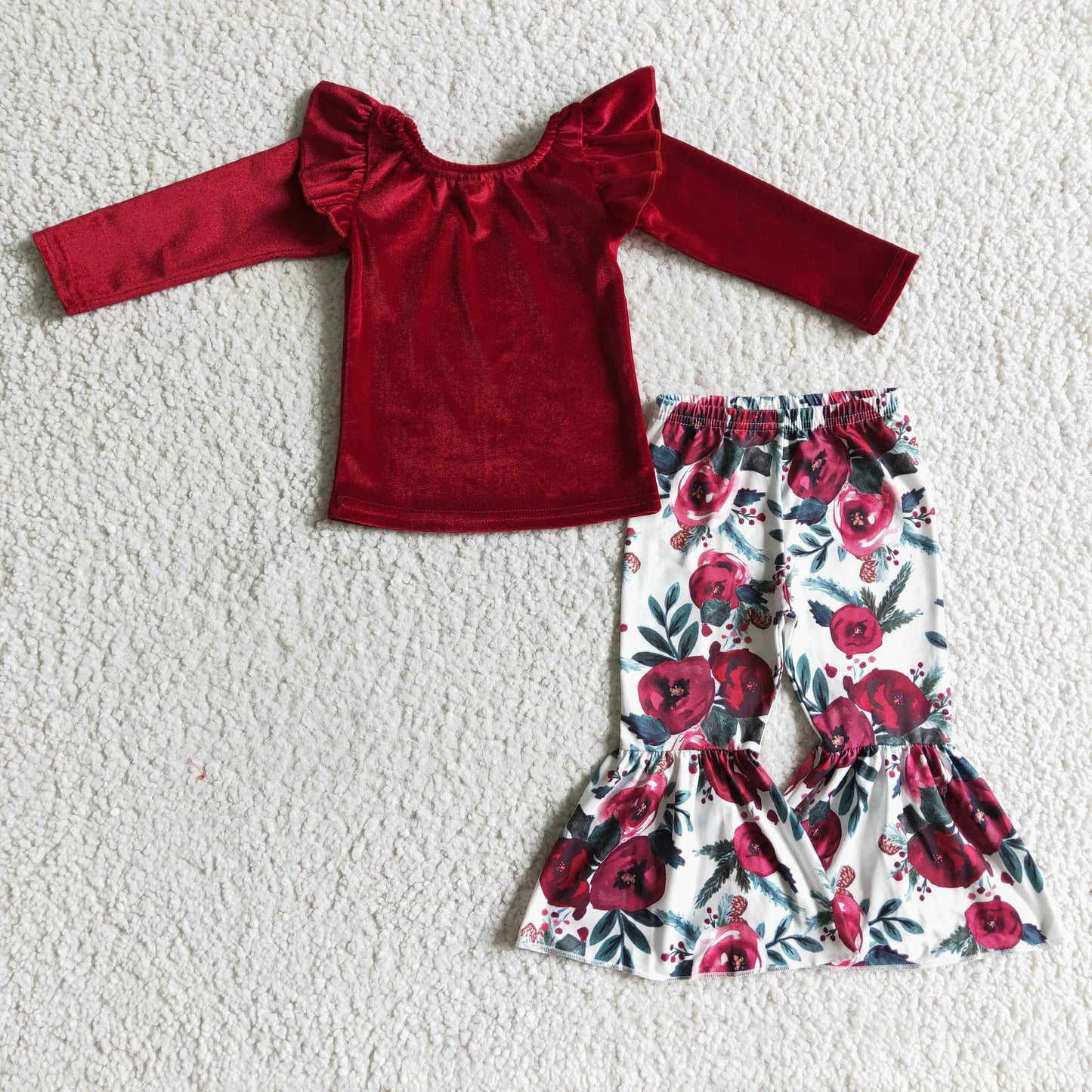 Red Flower Velvet Gilr‘s Outfits