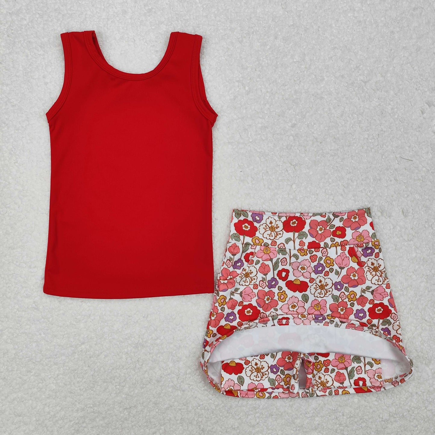 Red sleeveless Girls ‘s summer outfit