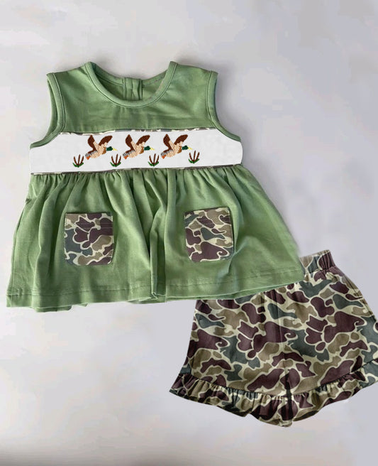 pre -order green camo duck print girl sleeveless Set GSSO2193