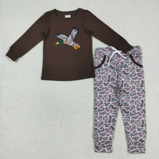 Brown embroidered duckset